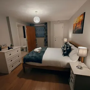 2br Cosy Centre Belfast
